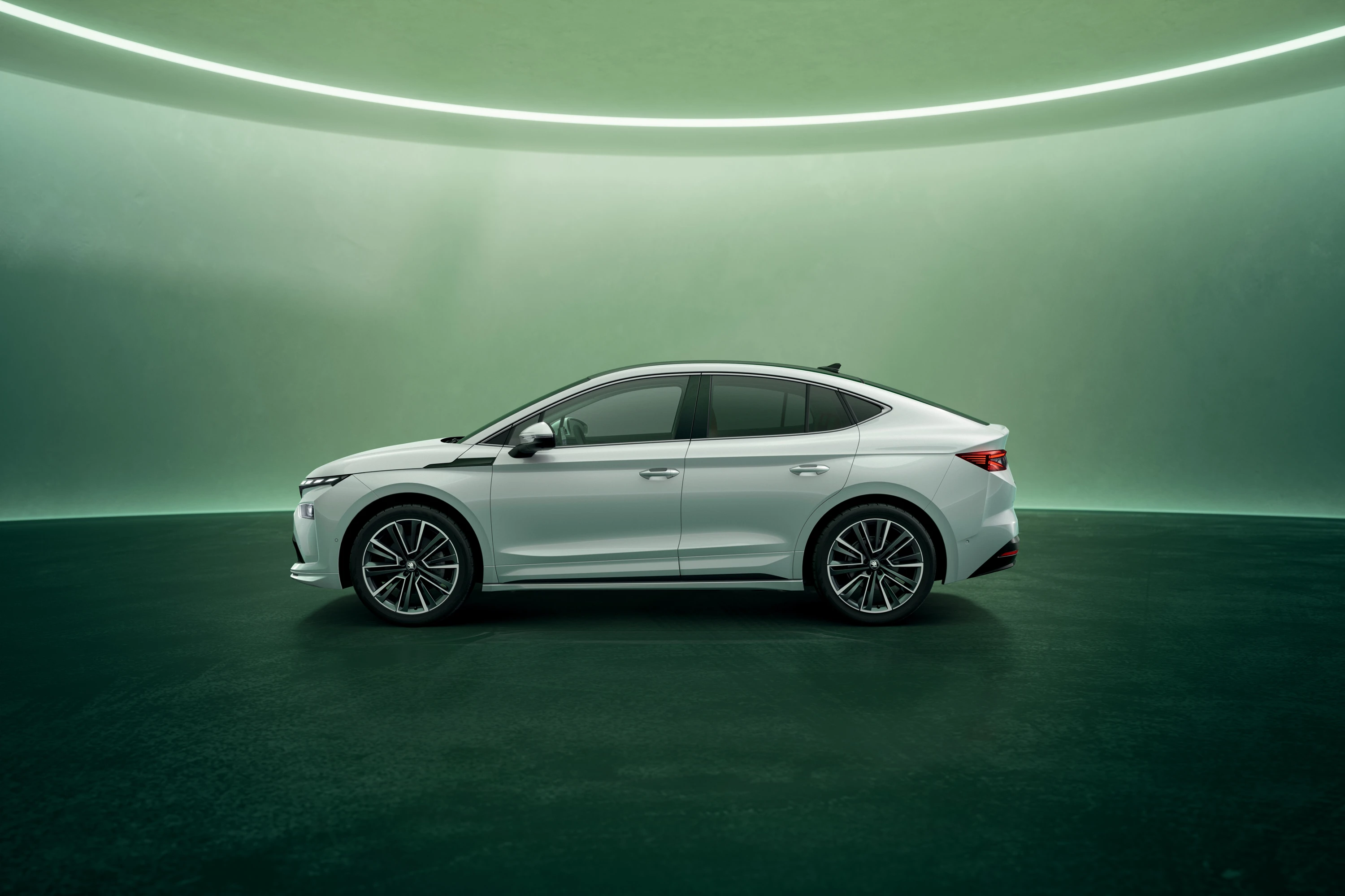 SKODA ENYAQ COUPÉ 85x exterior view