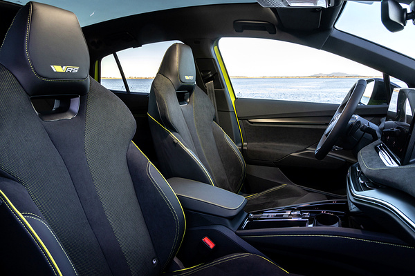 SKODA ENYAQ COUPÉ 85x frontseats view