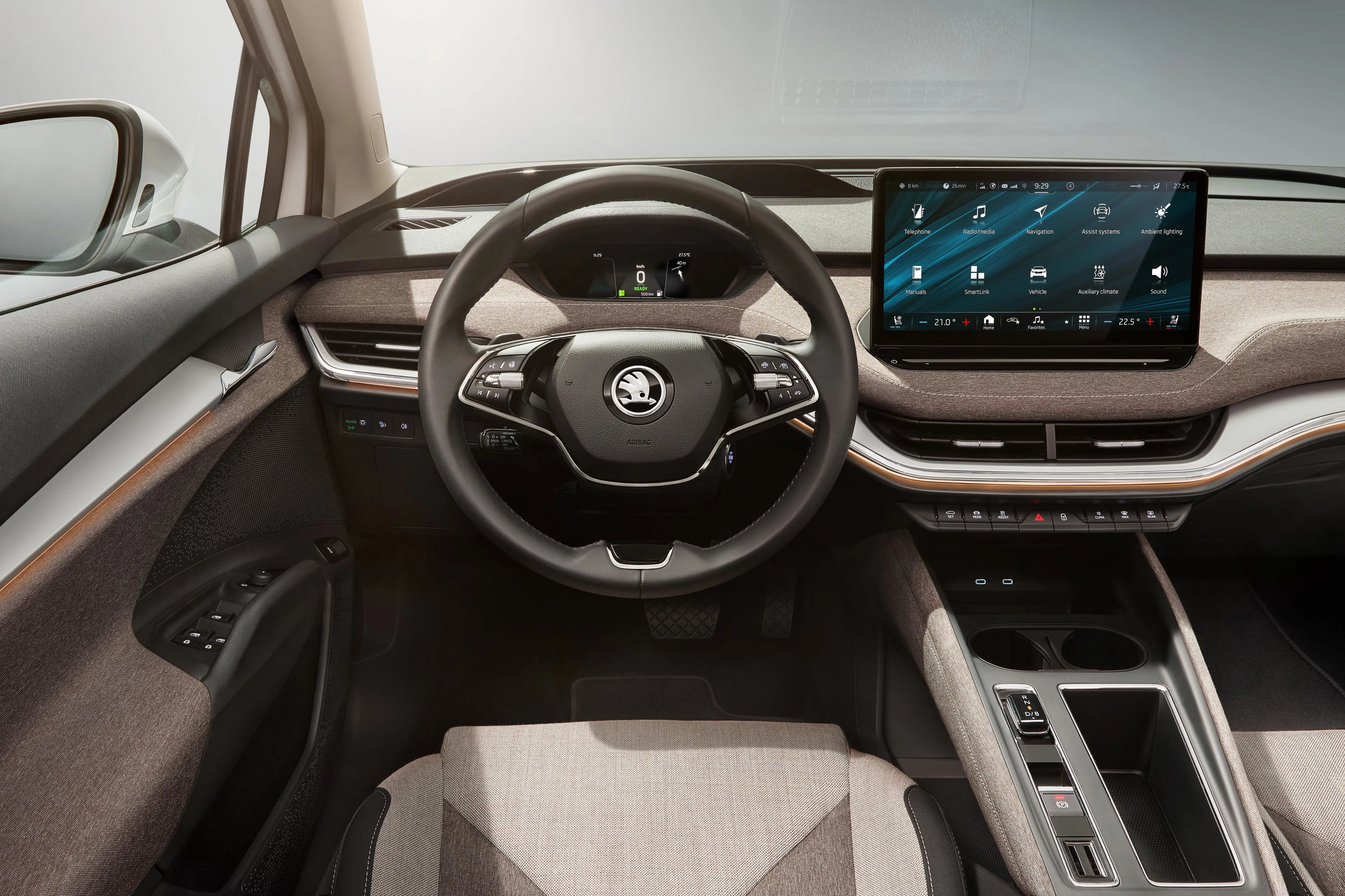 SKODA Enyaq iV80 screens view