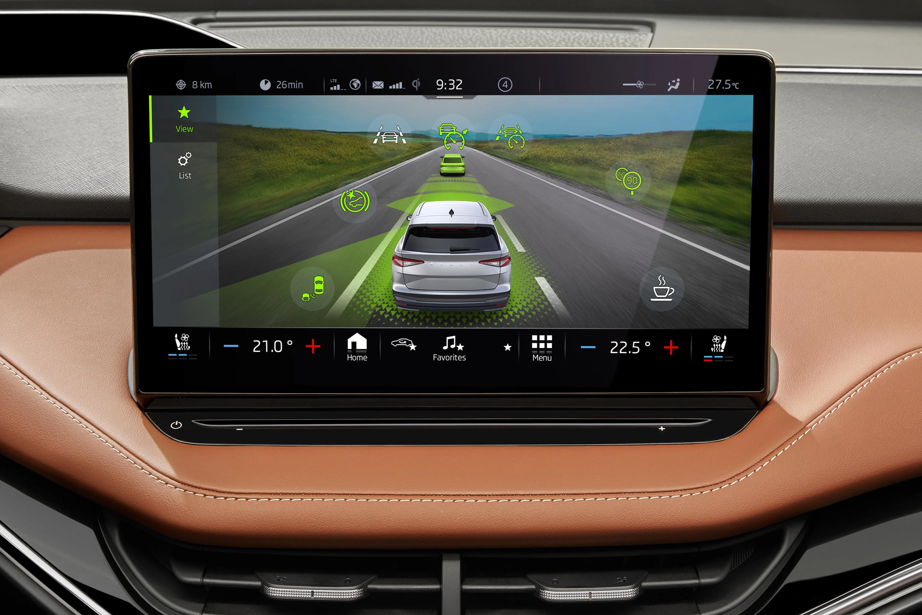 SKODA Enyaq iV80 screens view