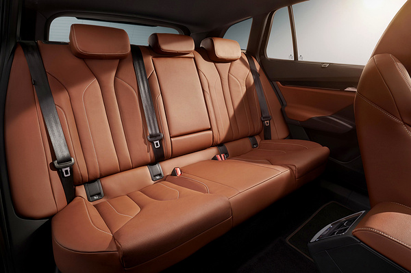 SKODA Enyaq iV80x secondrowseats view