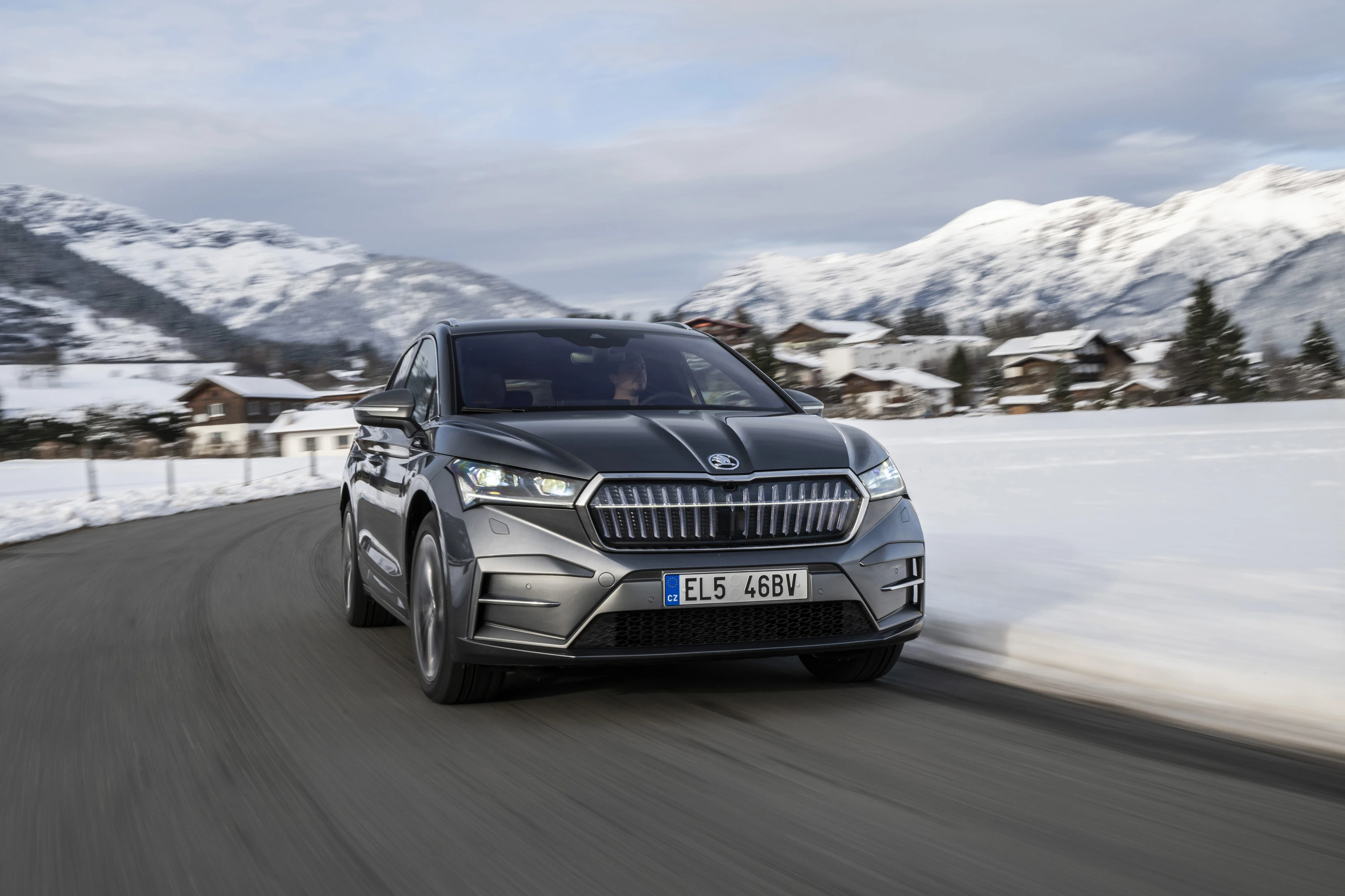 SKODA ENYAQ iV 60 exterior view