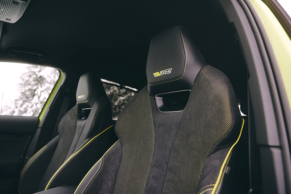SKODA Enyaq RS frontseats view