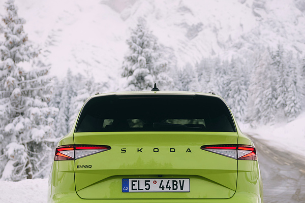 SKODA Enyaq RS rearlights view