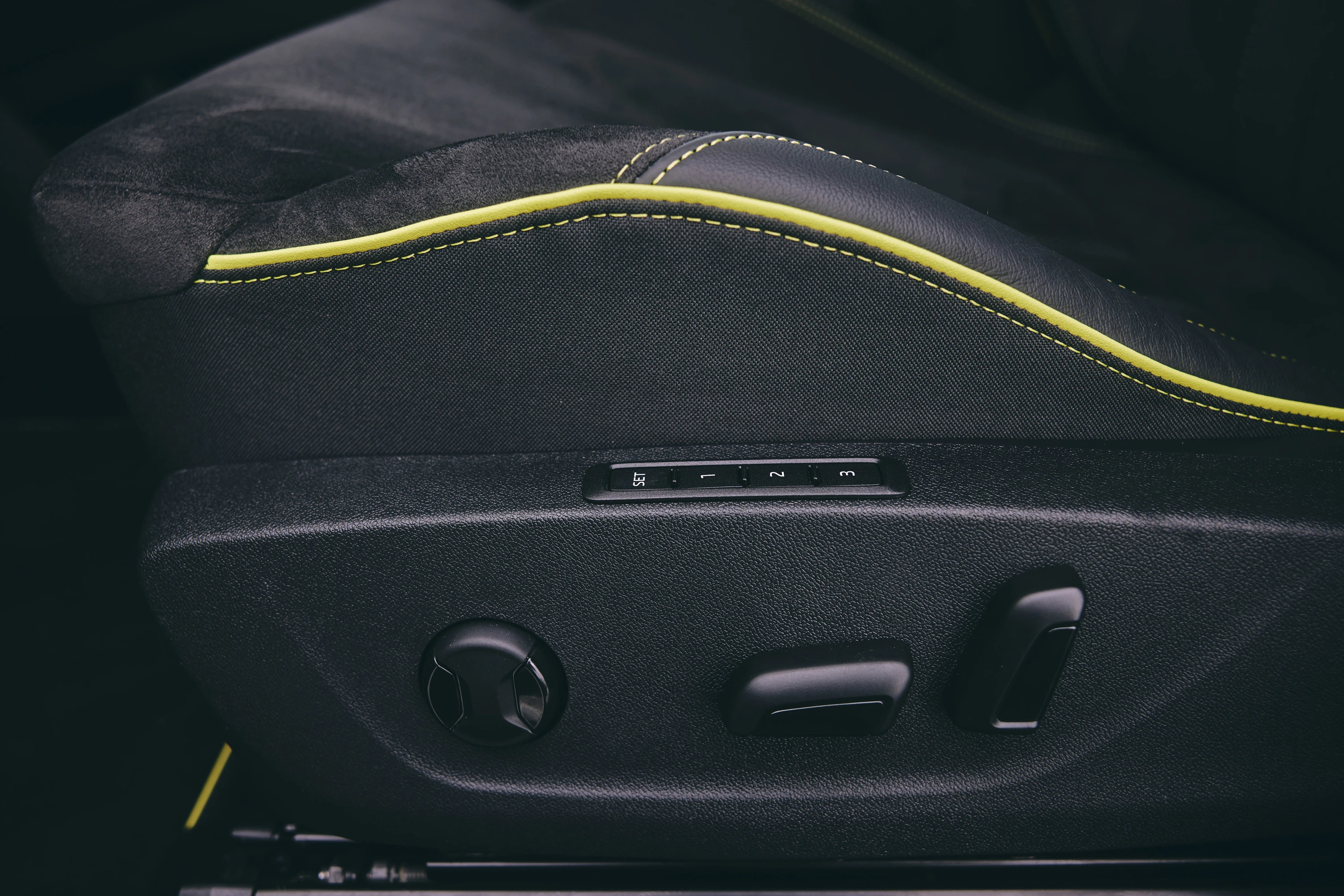 SKODA ENYAQ RS (GEN2) frontseats view