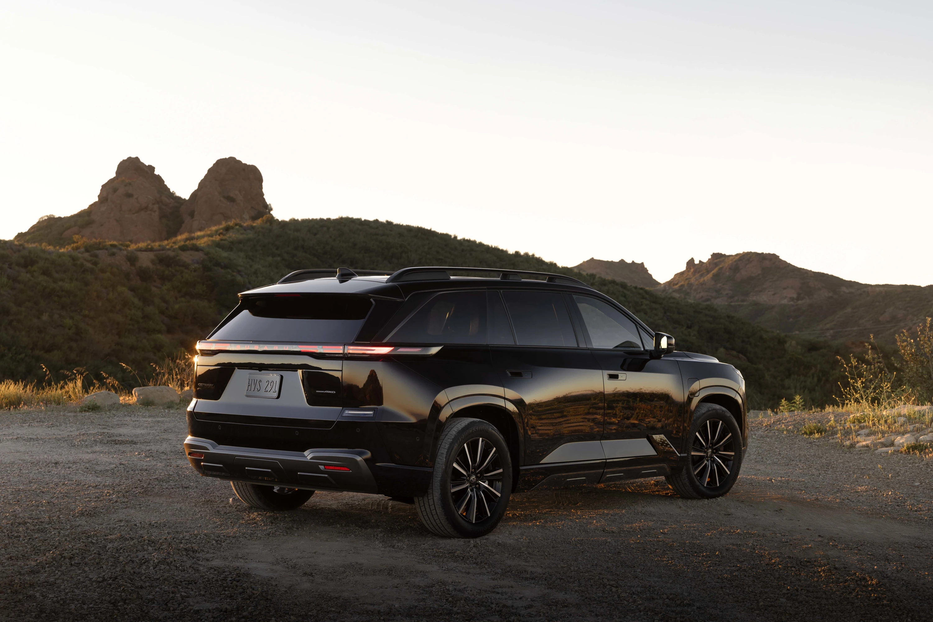 Subaru Getaway AWD 95.8 kWh exterior view