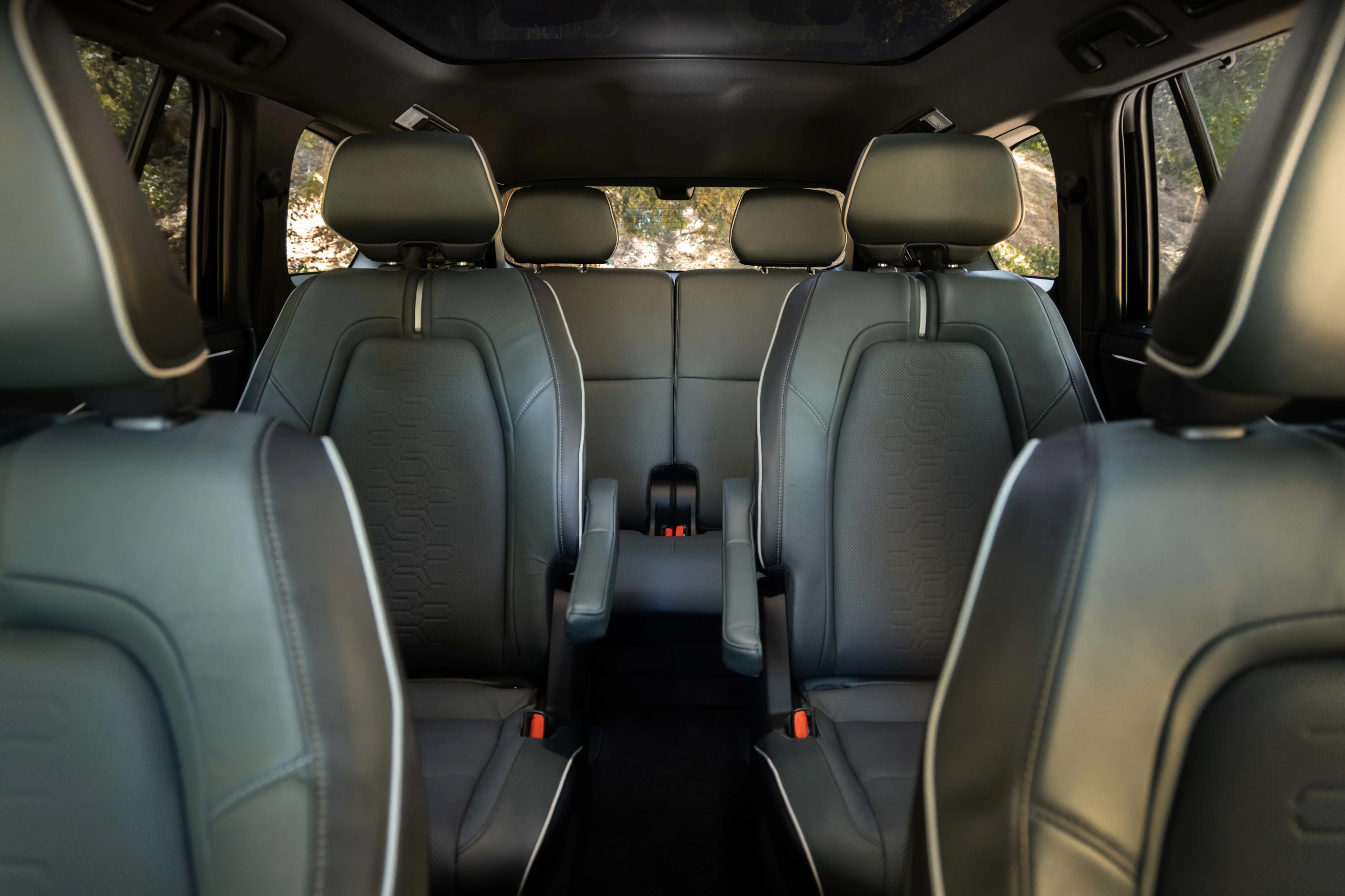 Subaru Getaway AWD 95.8 kWh interior view