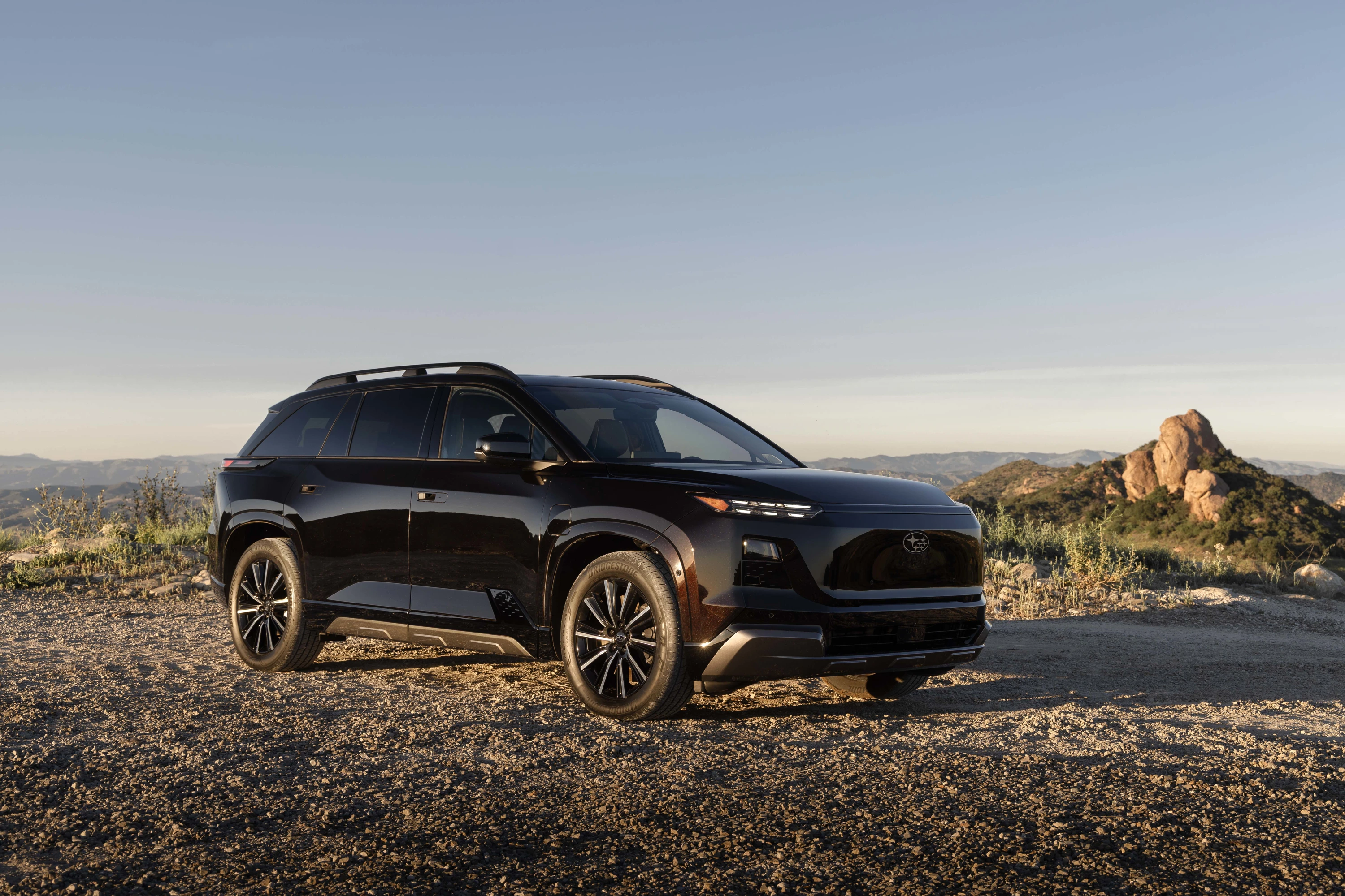 Subaru Getaway AWD 95.8 kWh exterior view