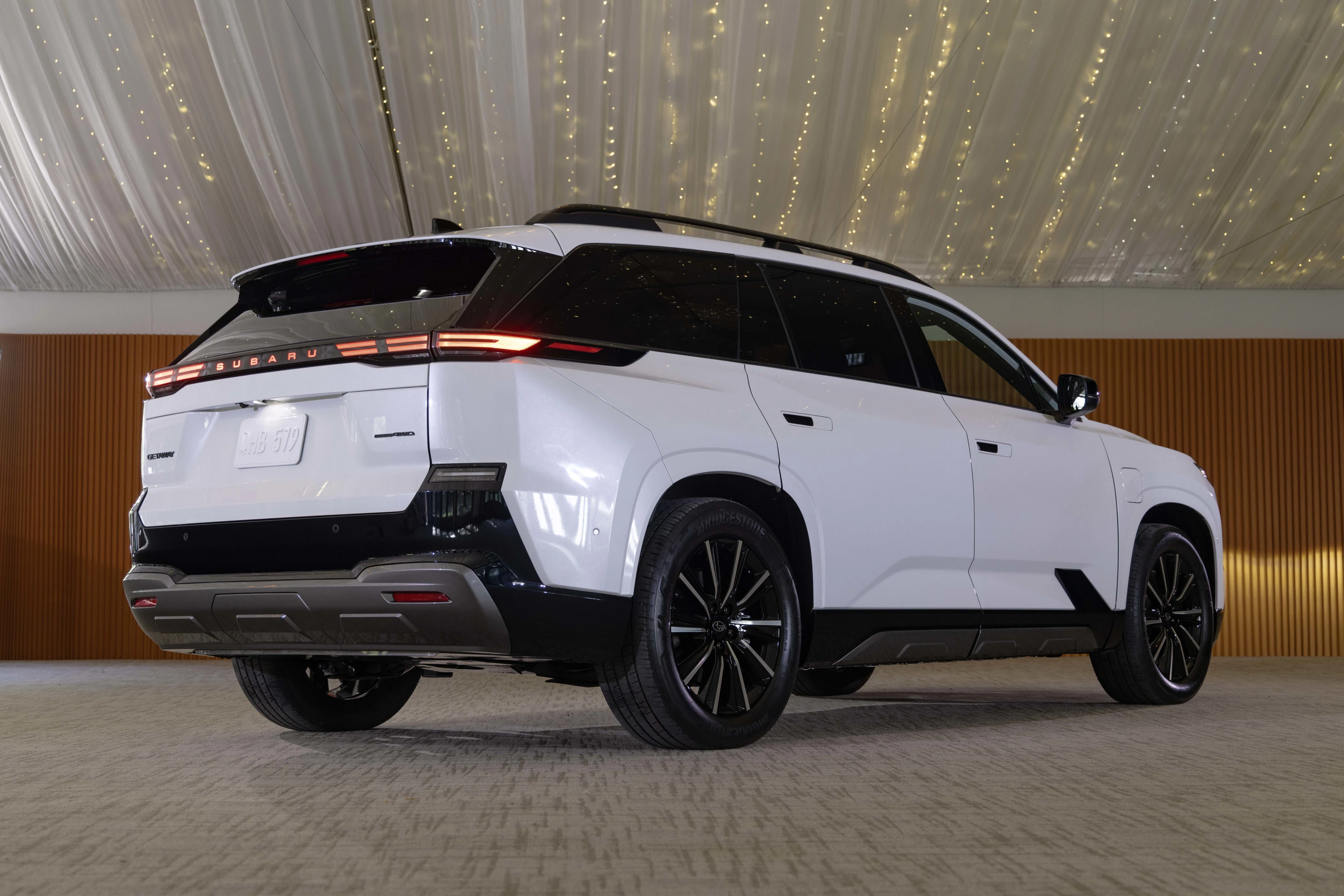 Subaru Getaway AWD 95.8 kWh exterior view