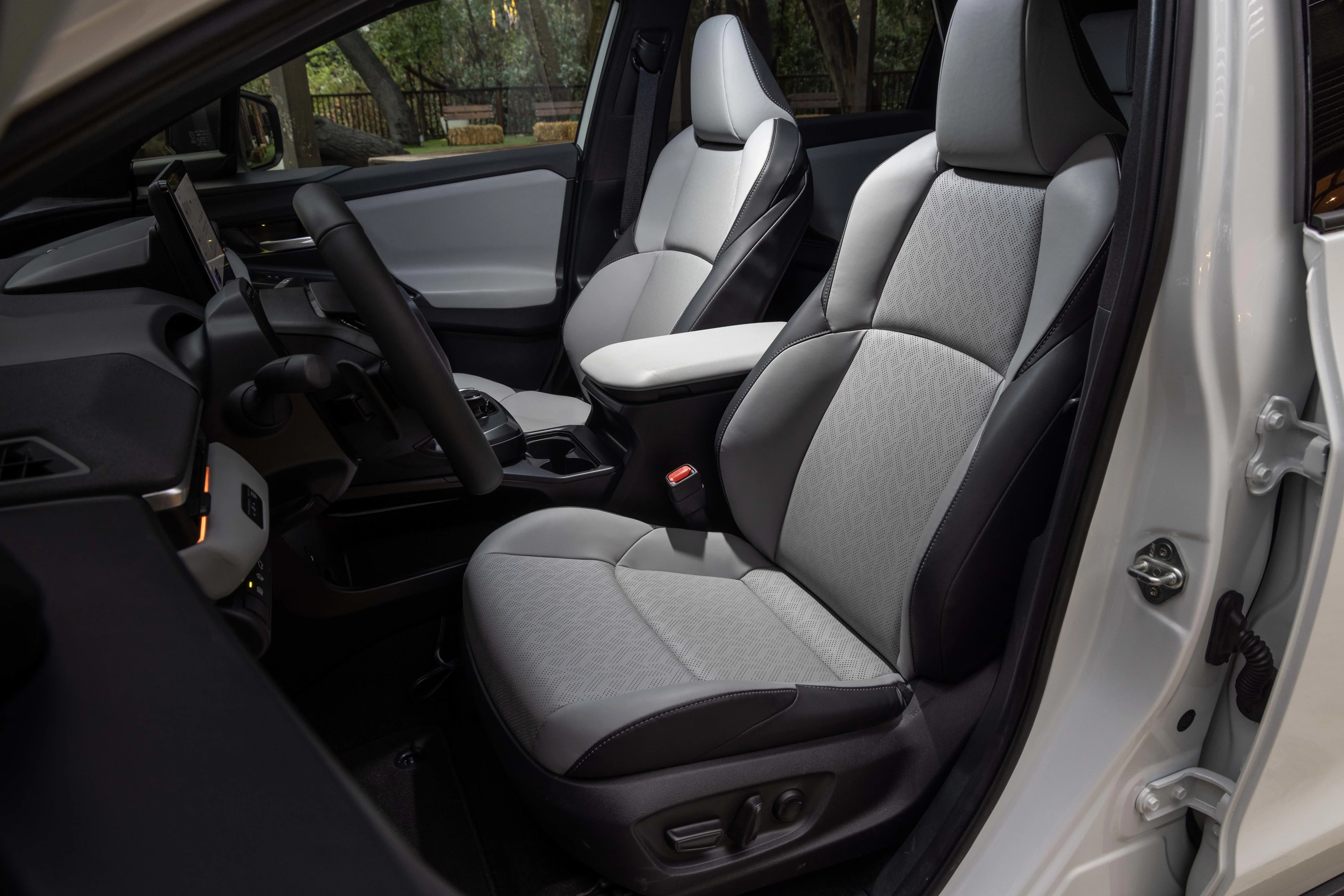 Subaru Solterra AWD frontseats view