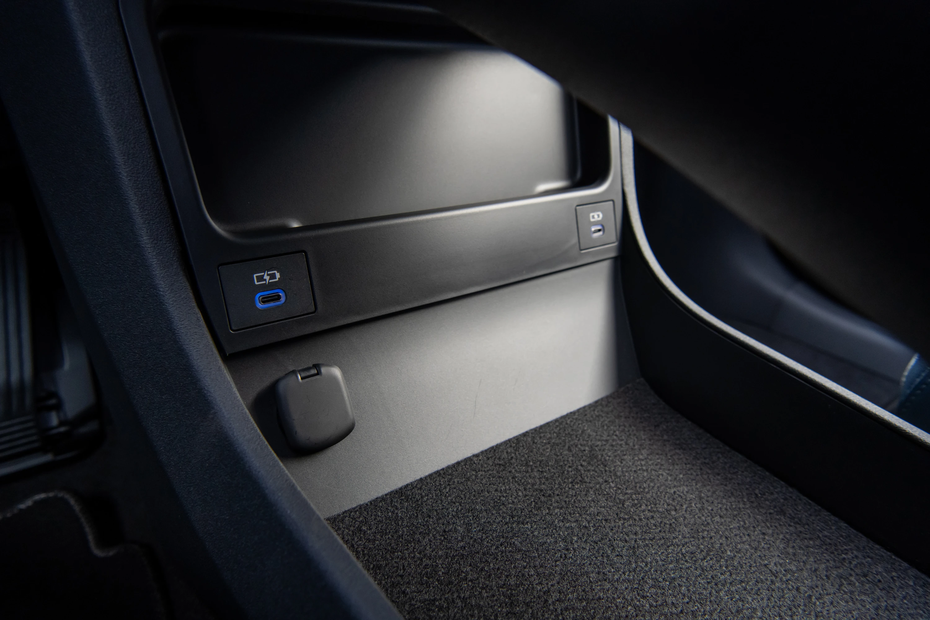 Subaru Solterra AWD (GEN1) interior view