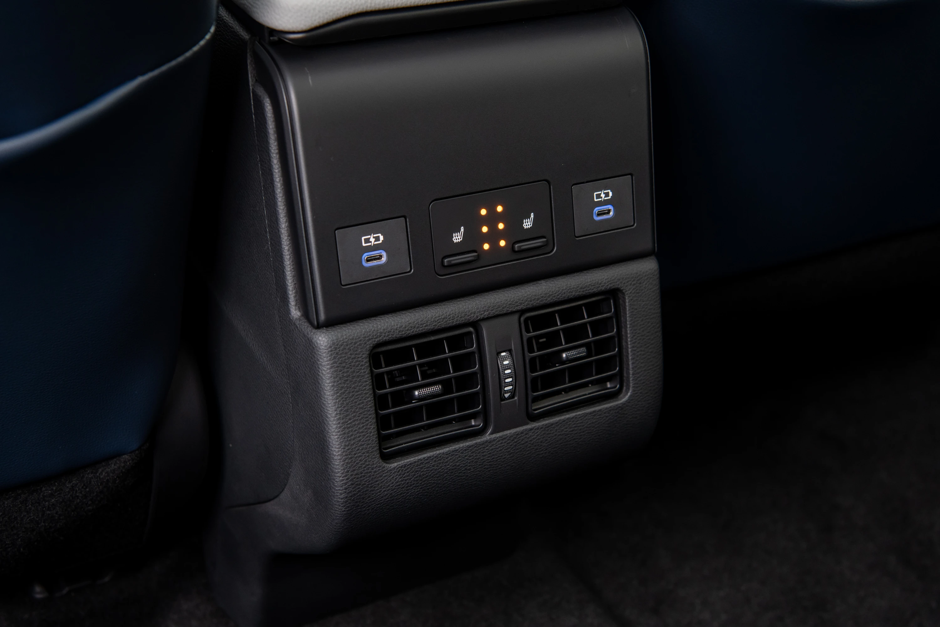 Subaru Solterra AWD (GEN1) interior view