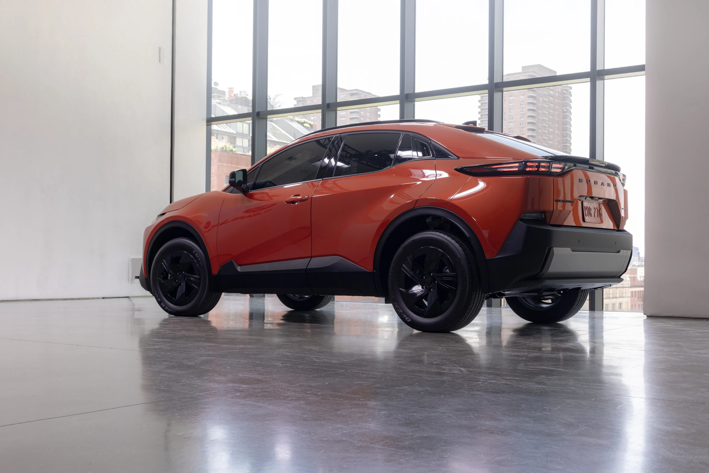 Subaru Uncharted AWD 77 kWh exterior view