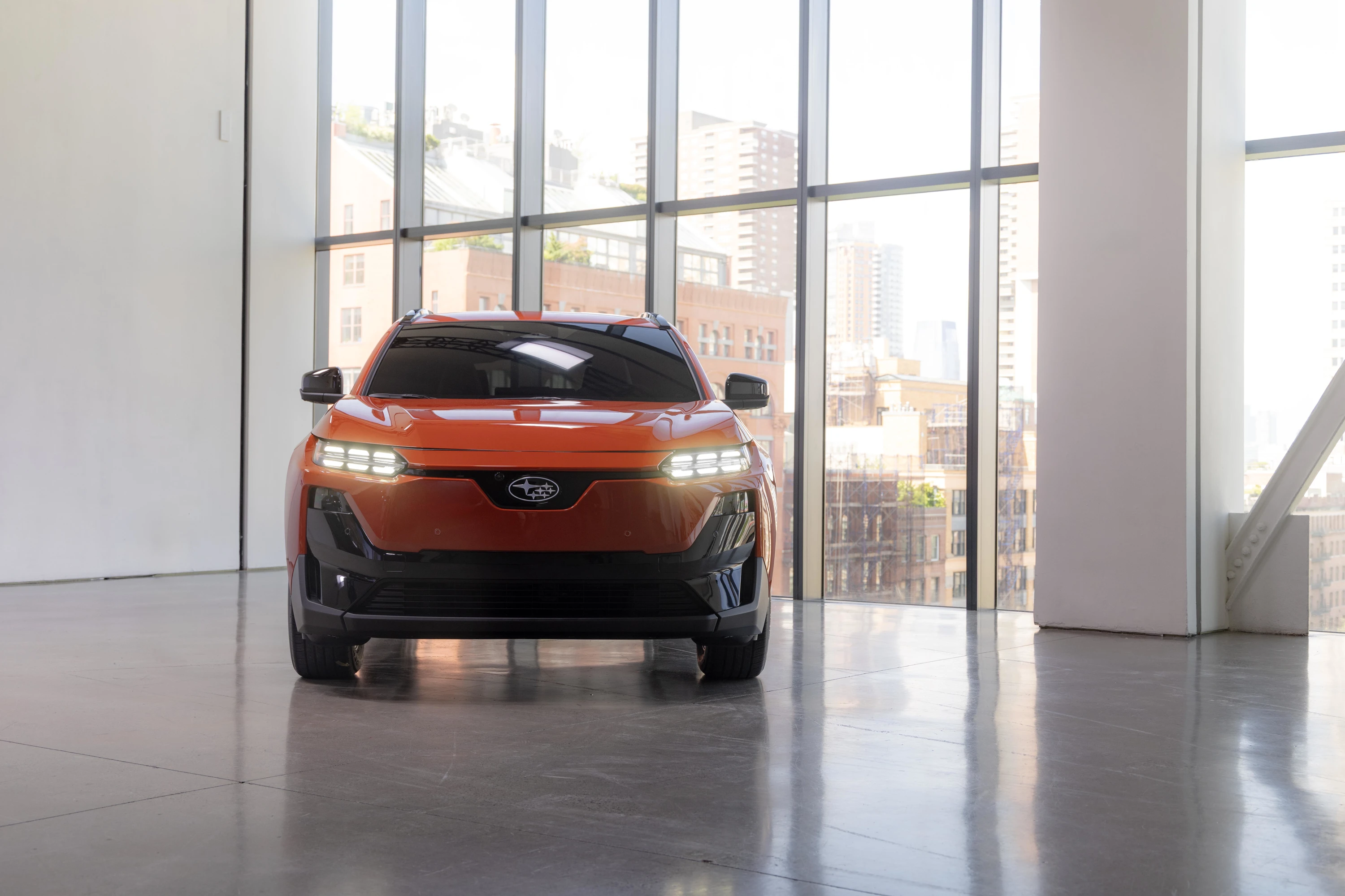 Subaru Uncharted FWD 57.7 kWh exterior view
