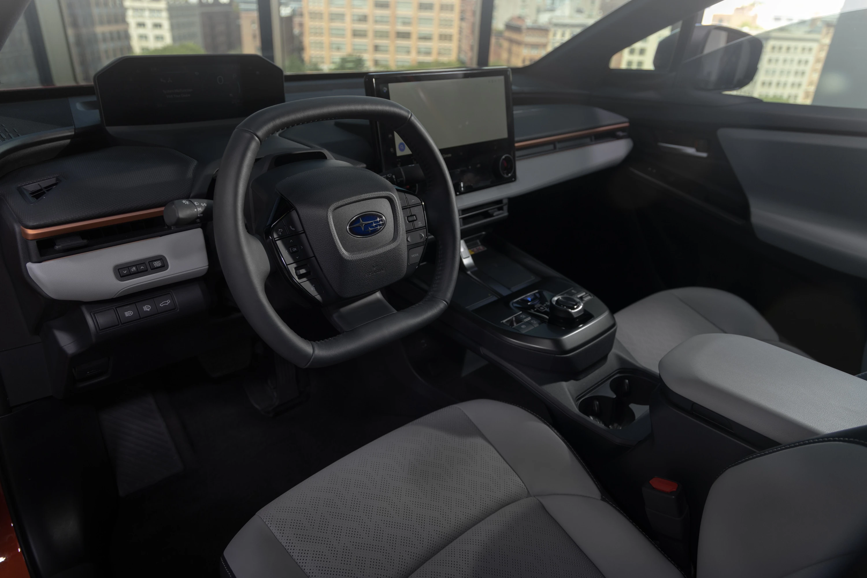 Subaru Uncharted FWD 57.7 kWh interior view