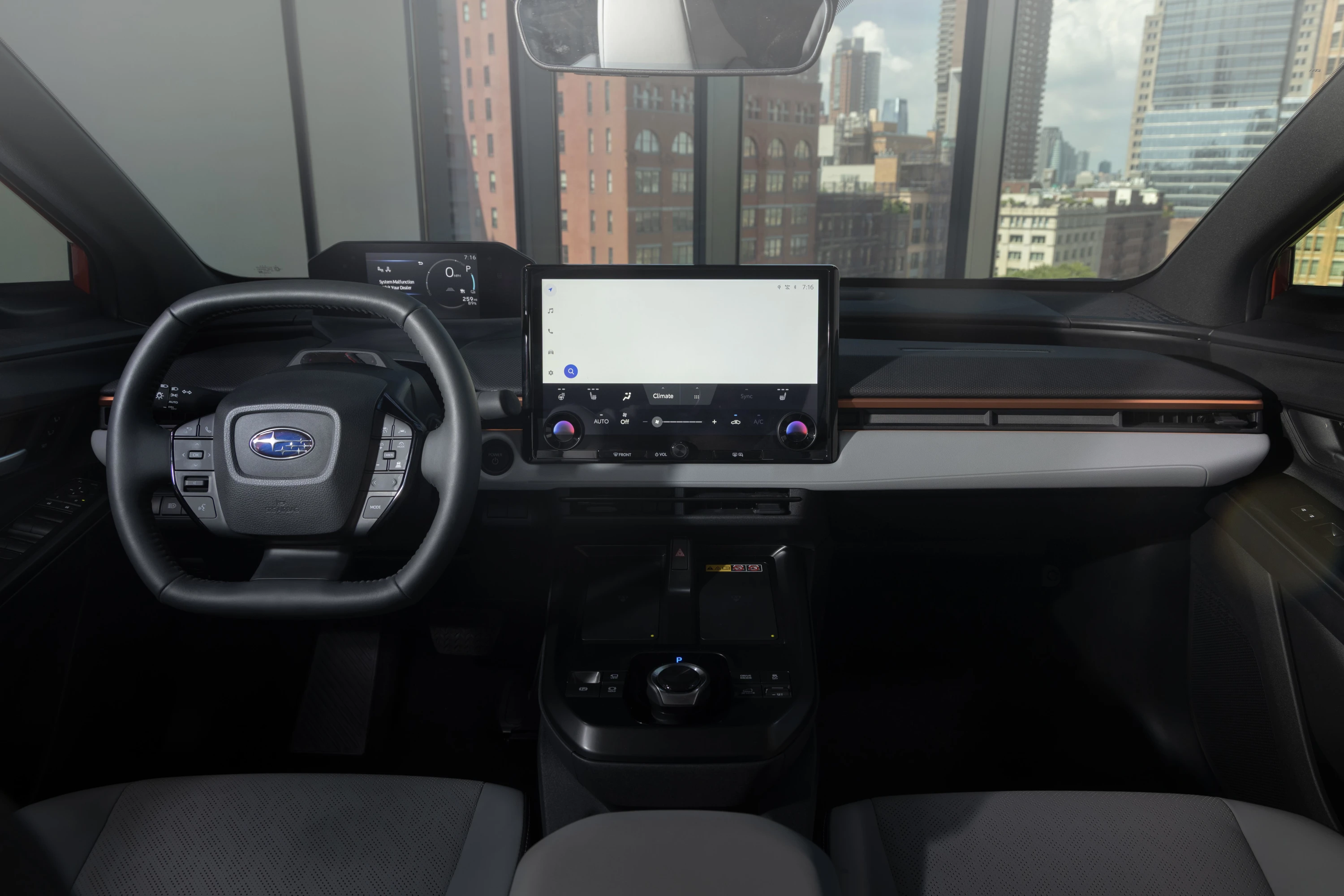 Subaru Uncharted FWD 57.7 kWh interior view
