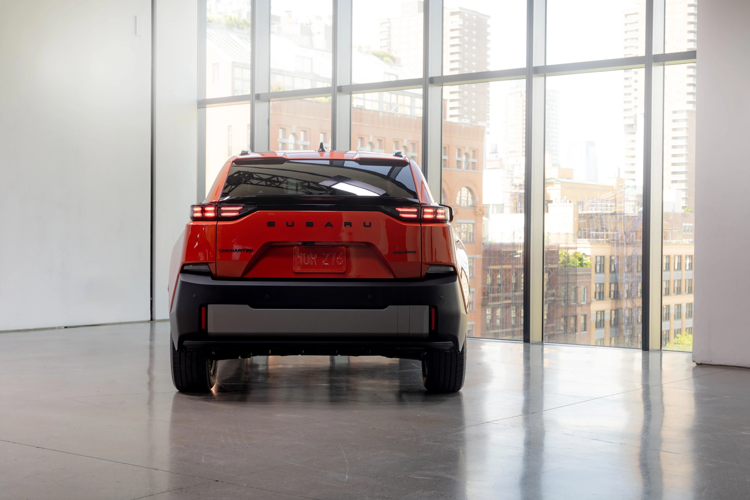 Subaru Uncharted FWD 77 kWh exterior view