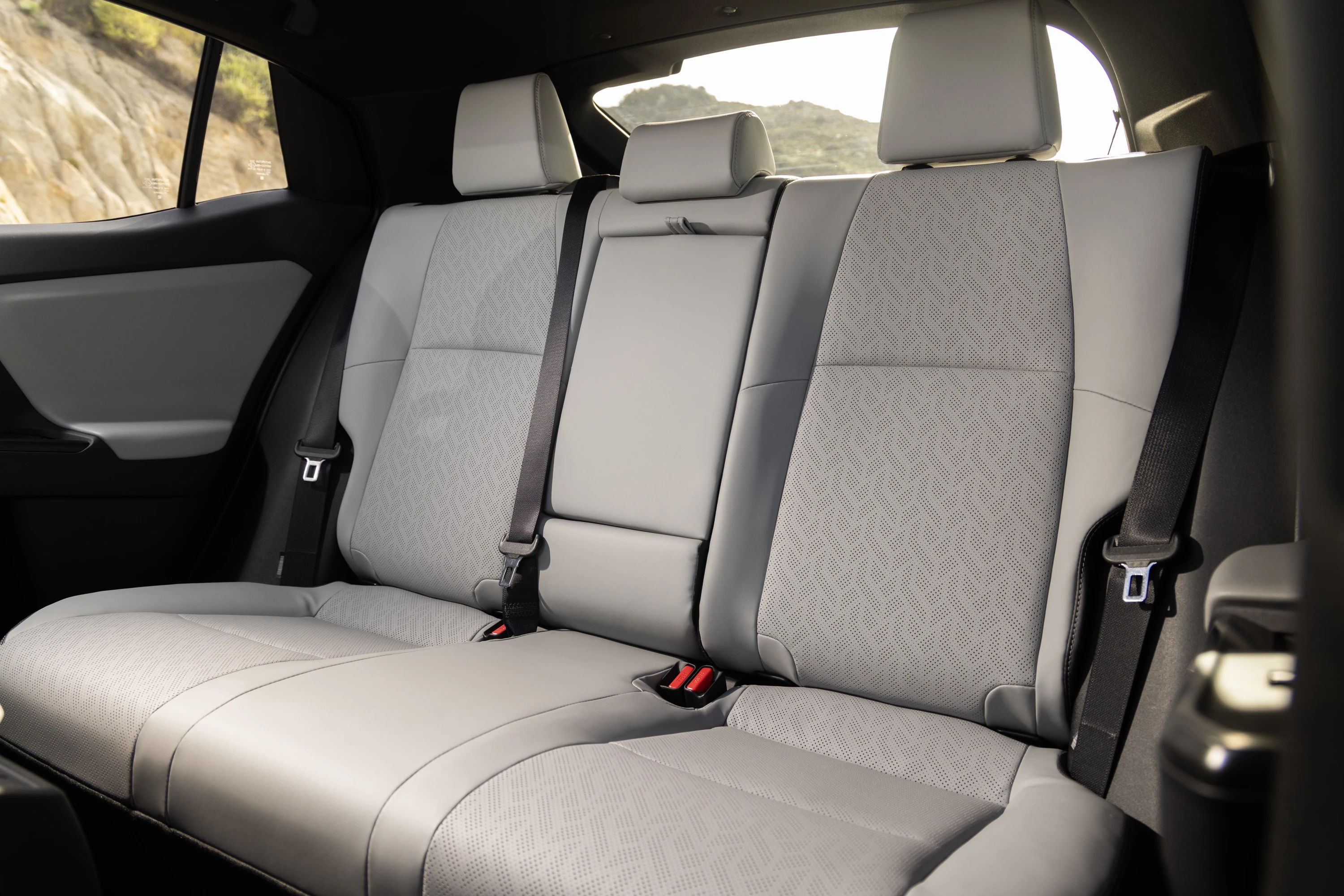 Subaru Uncharted FWD 77 kWh secondrowseats view
