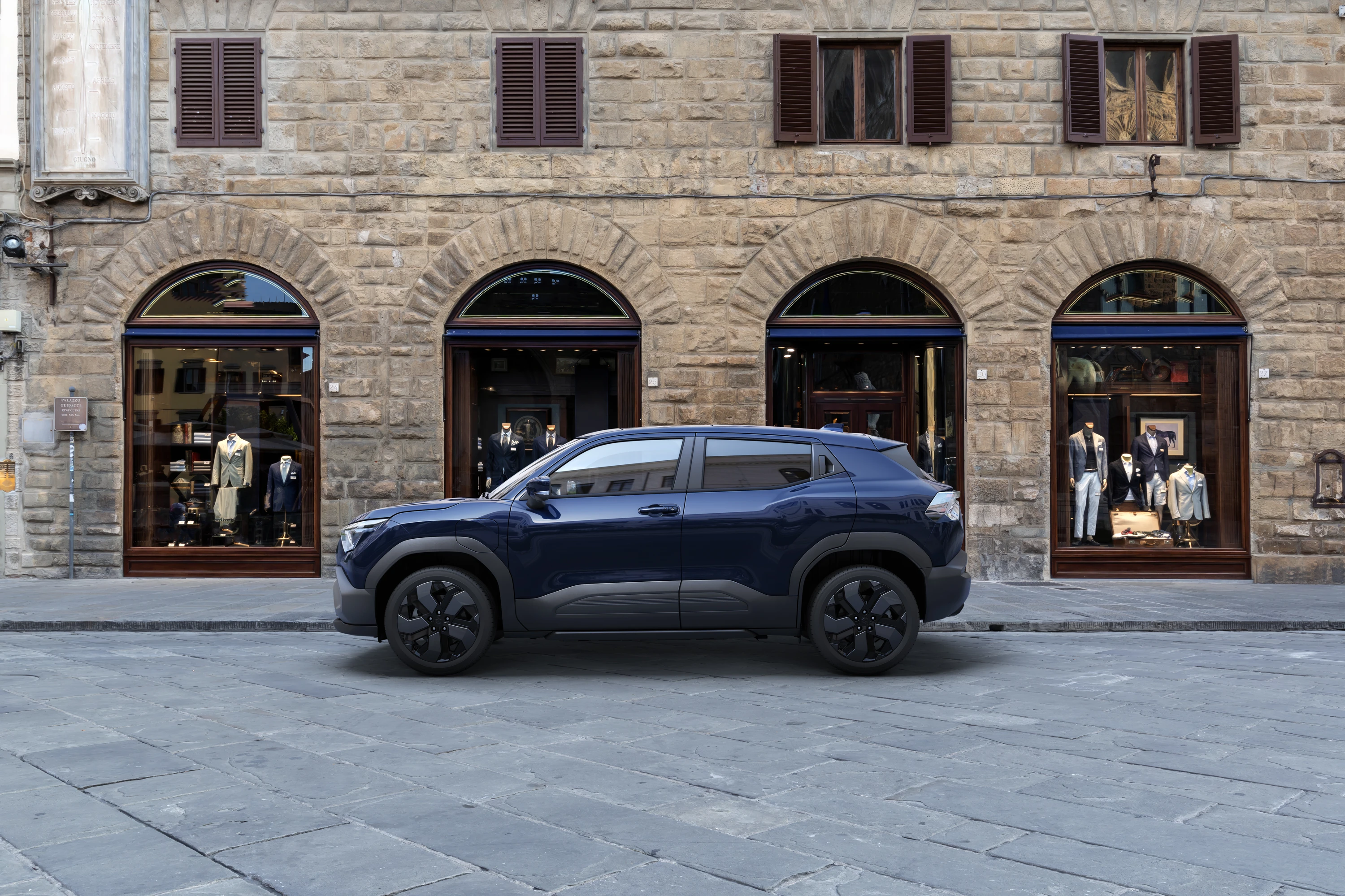 Suzuki e Vitara 61 kWh AllGrip-e AWD exterior view