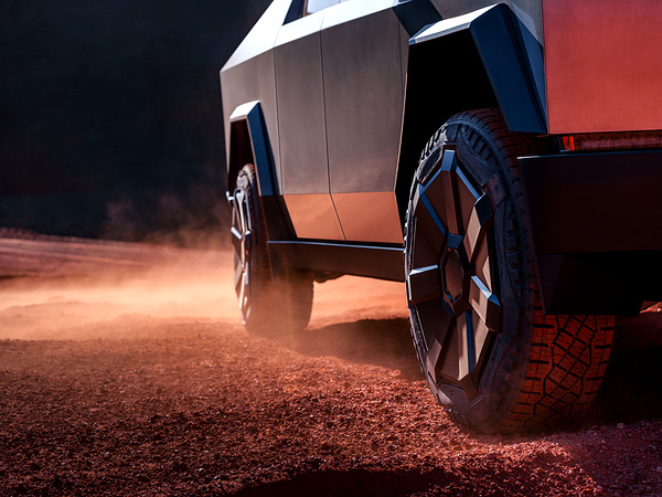 Tesla Cybertruck AWD wheels view