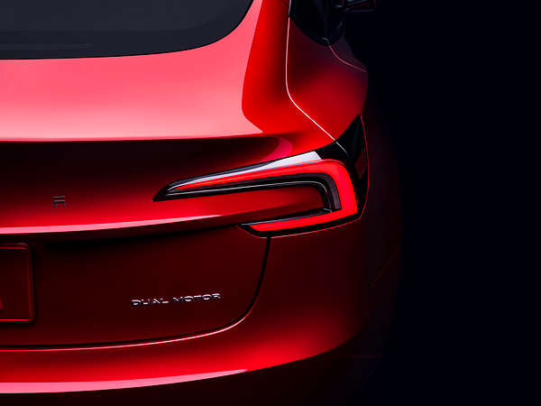 Tesla Model 3 Long Range RWD rearlights view