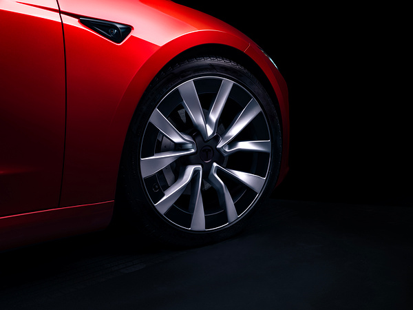 Tesla Model 3 Long Range RWD wheels view