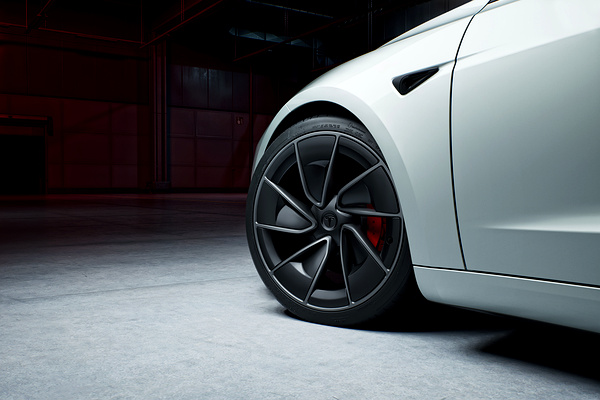 Tesla Model 3 Performance wheels view