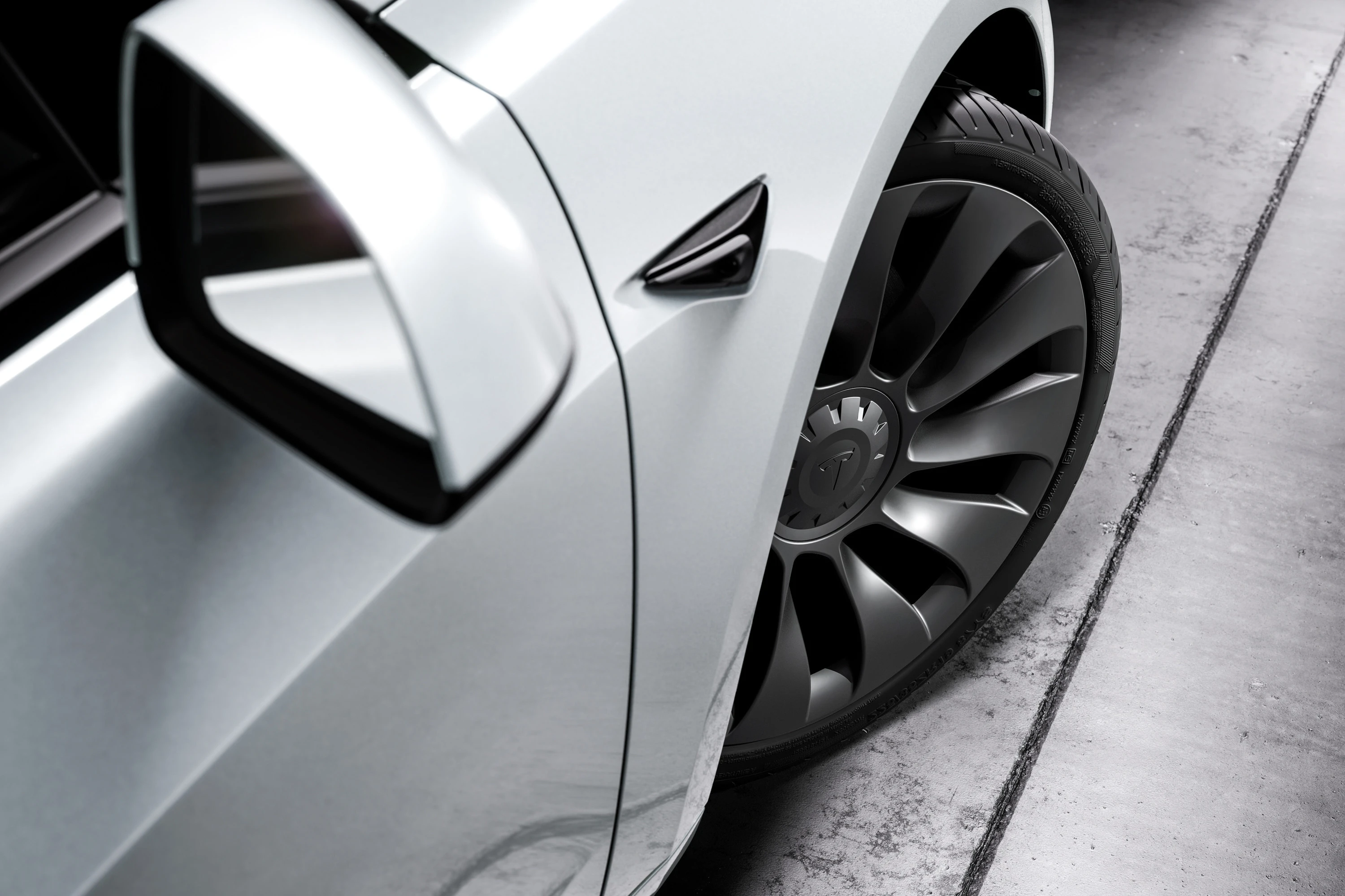 Tesla Model 3 Performance (GEN1) exterior view