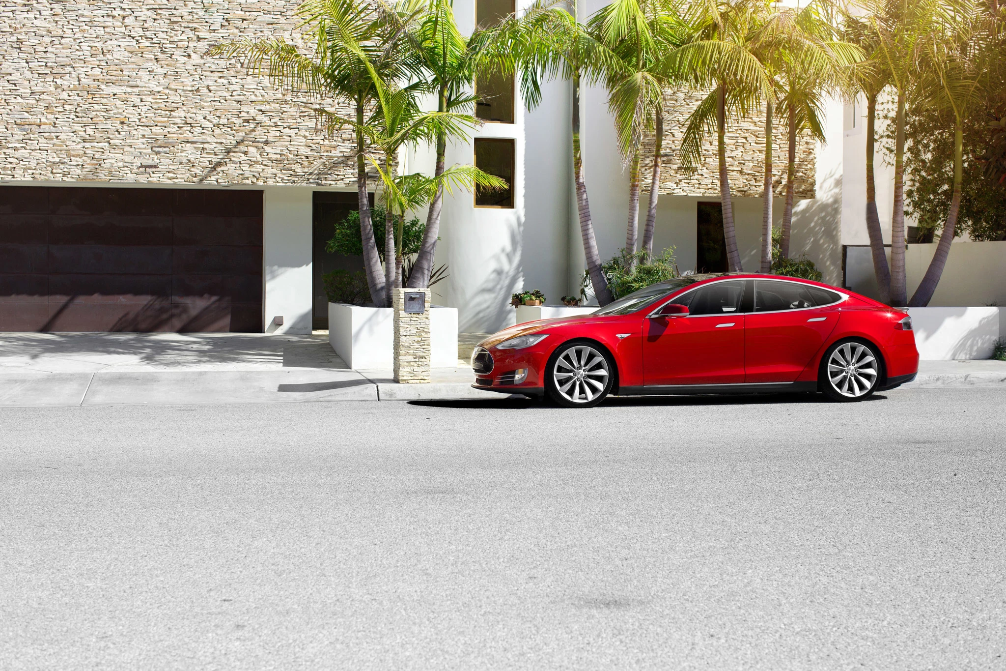 Tesla Model S 60 exterior view