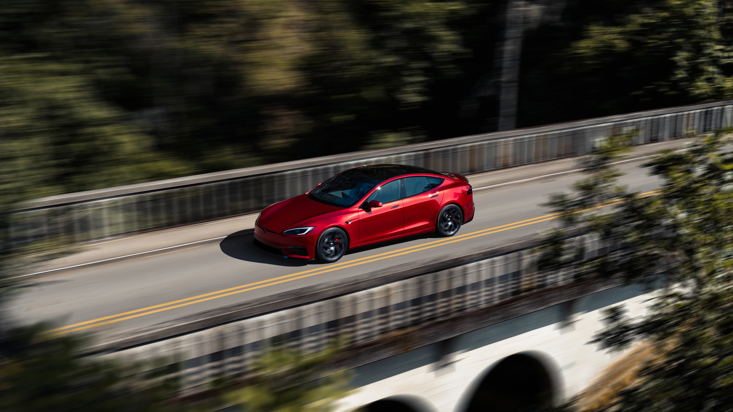 Tesla Model S AWD exterior view