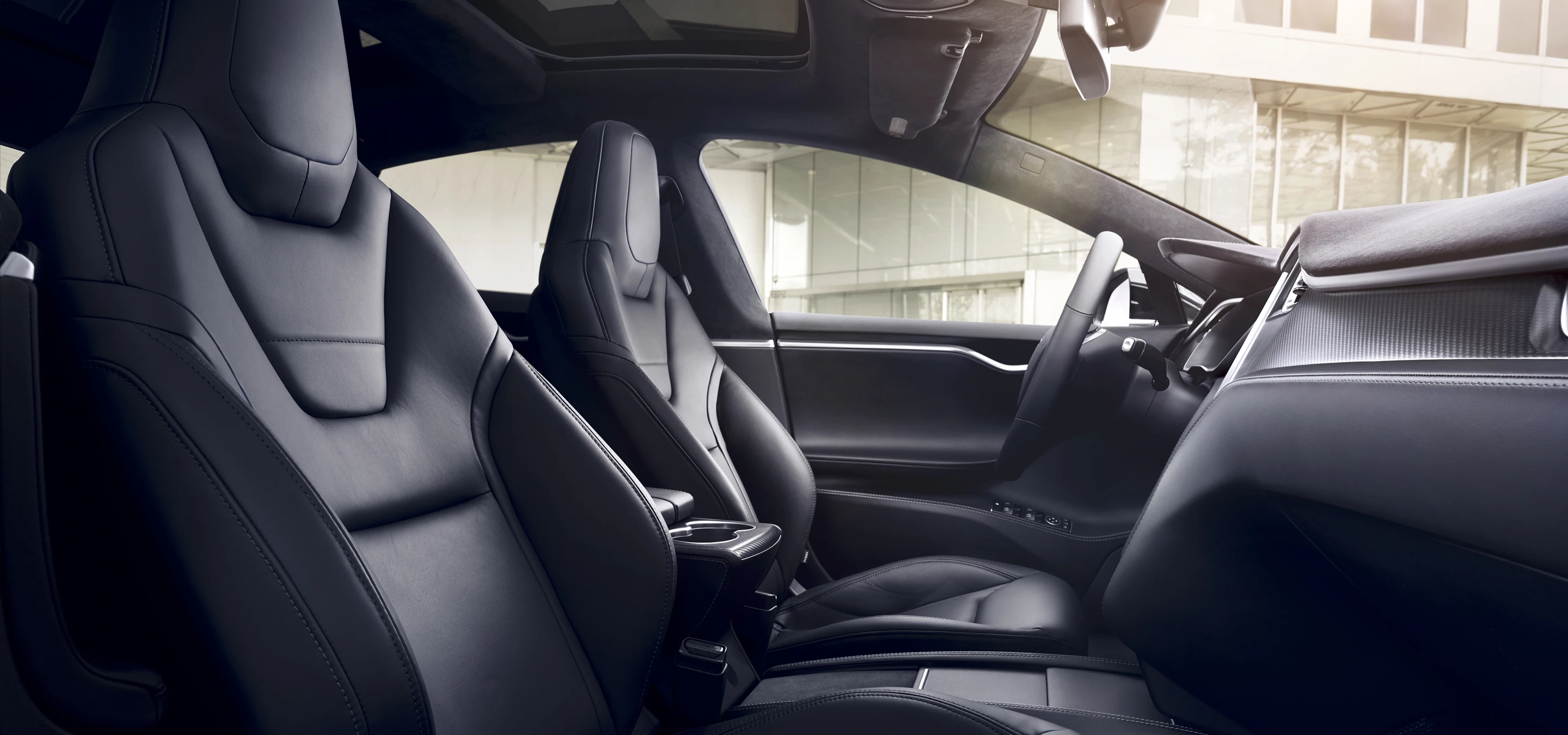 Tesla Model S Long Range (GEN1) frontseats view