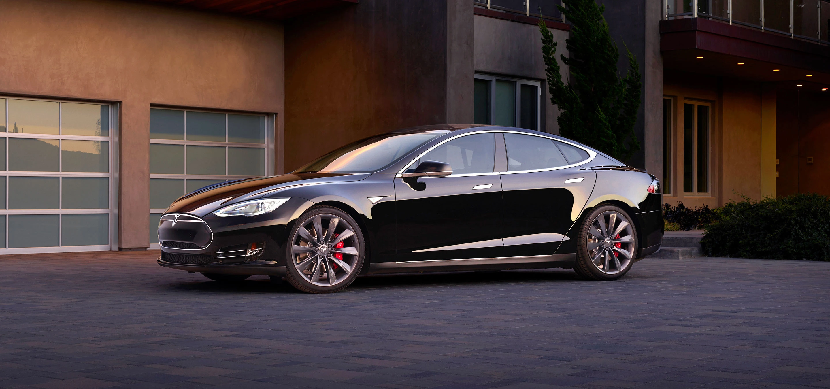 Tesla Model S P85 electric vehicle exterior