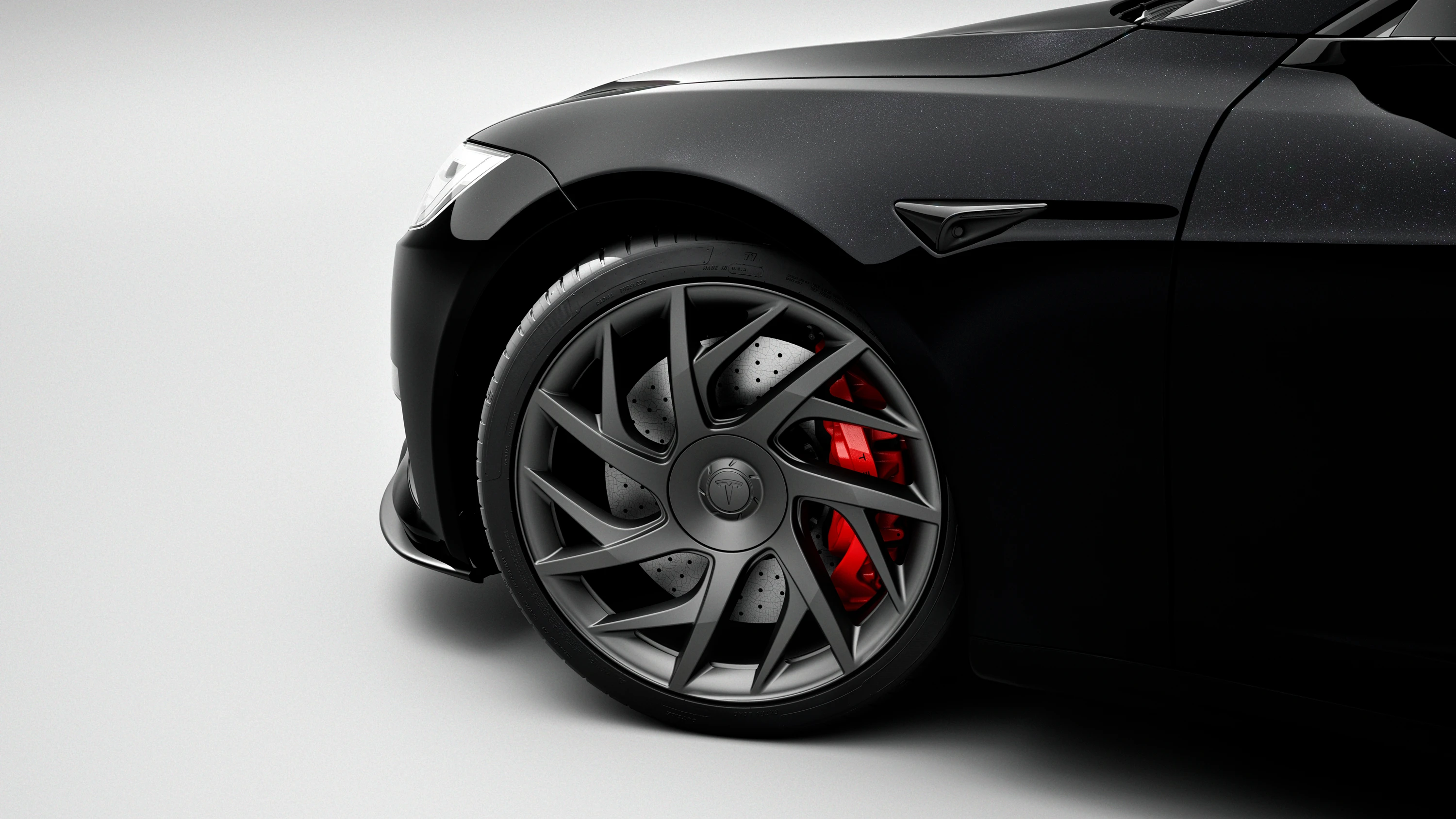 Tesla Model S Plaid wheels view