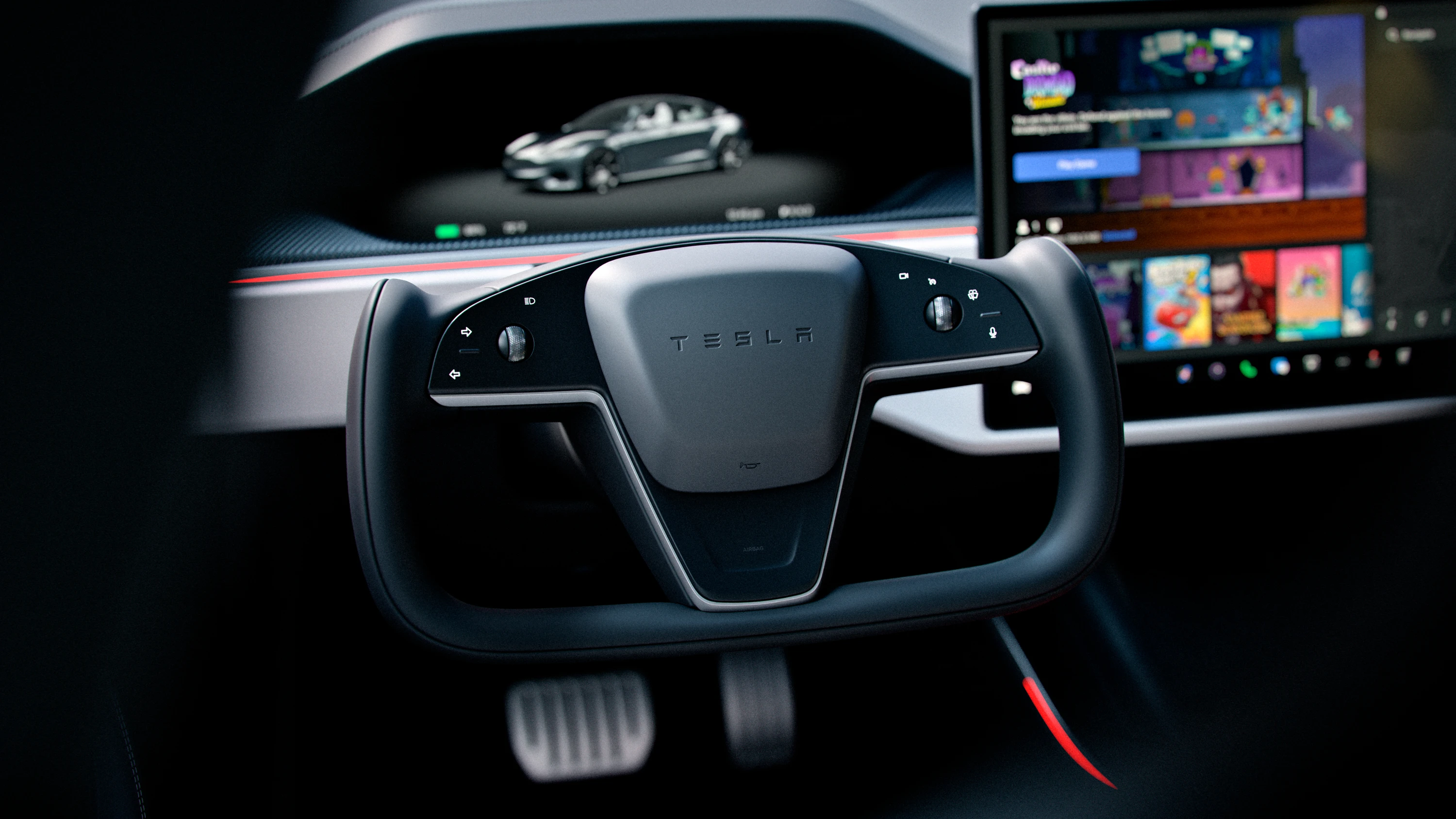 Tesla Model S Plaid screens view