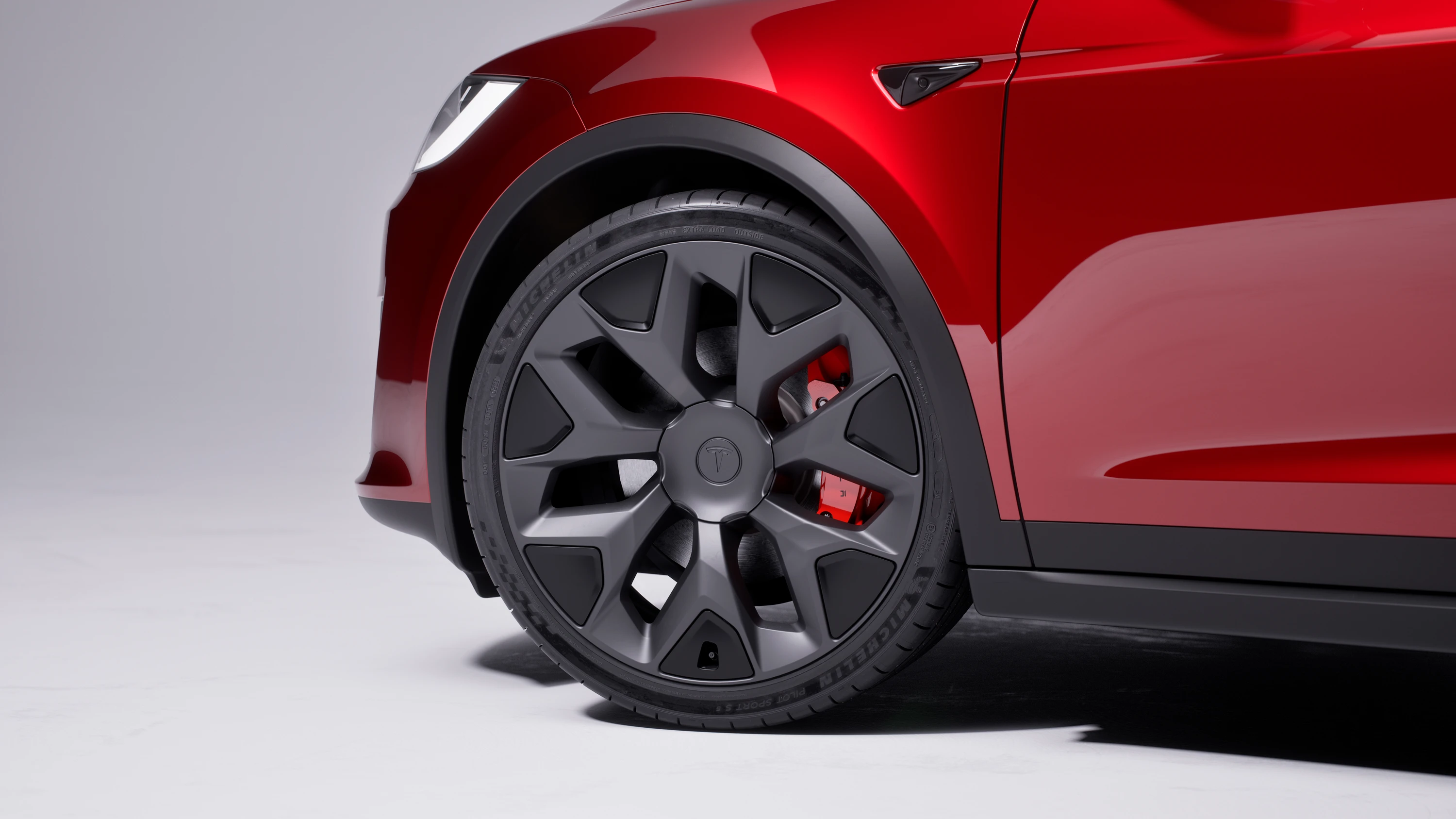 Tesla Model X AWD wheels view