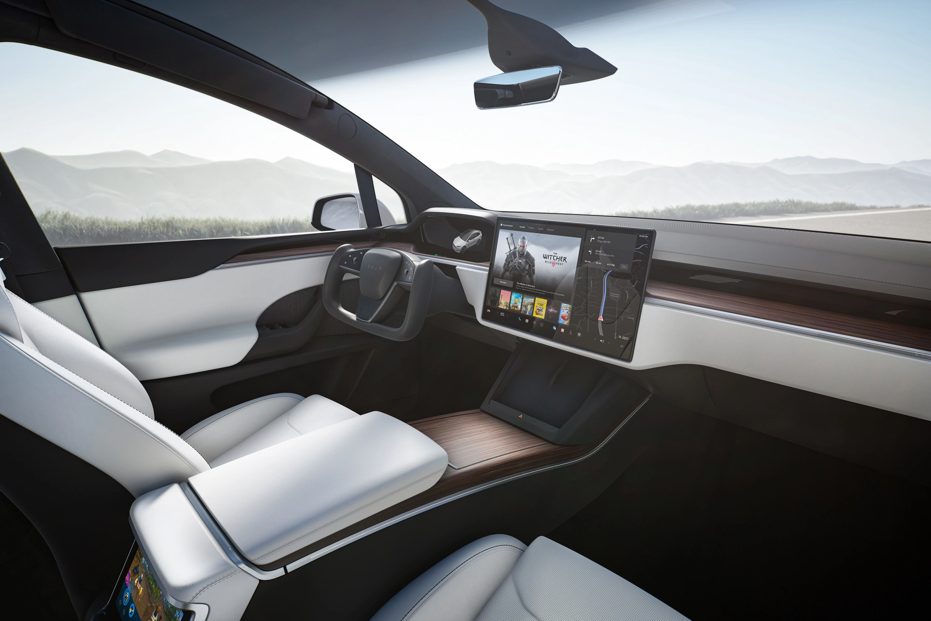 Tesla Model X Plaid screens view