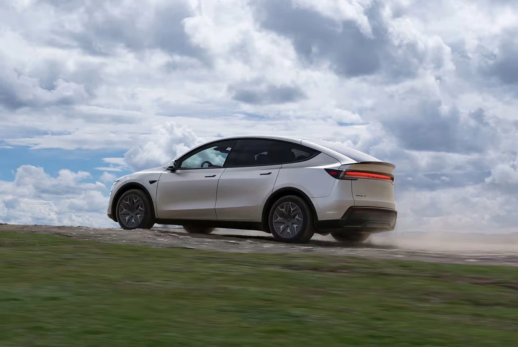 Tesla Model Y L exterior view