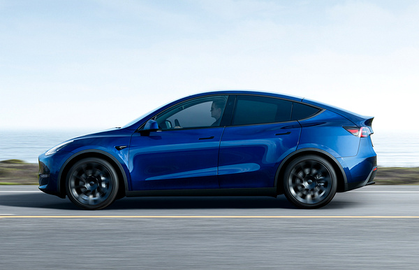 Tesla Model Y Long Range (GEN1) exterior view
