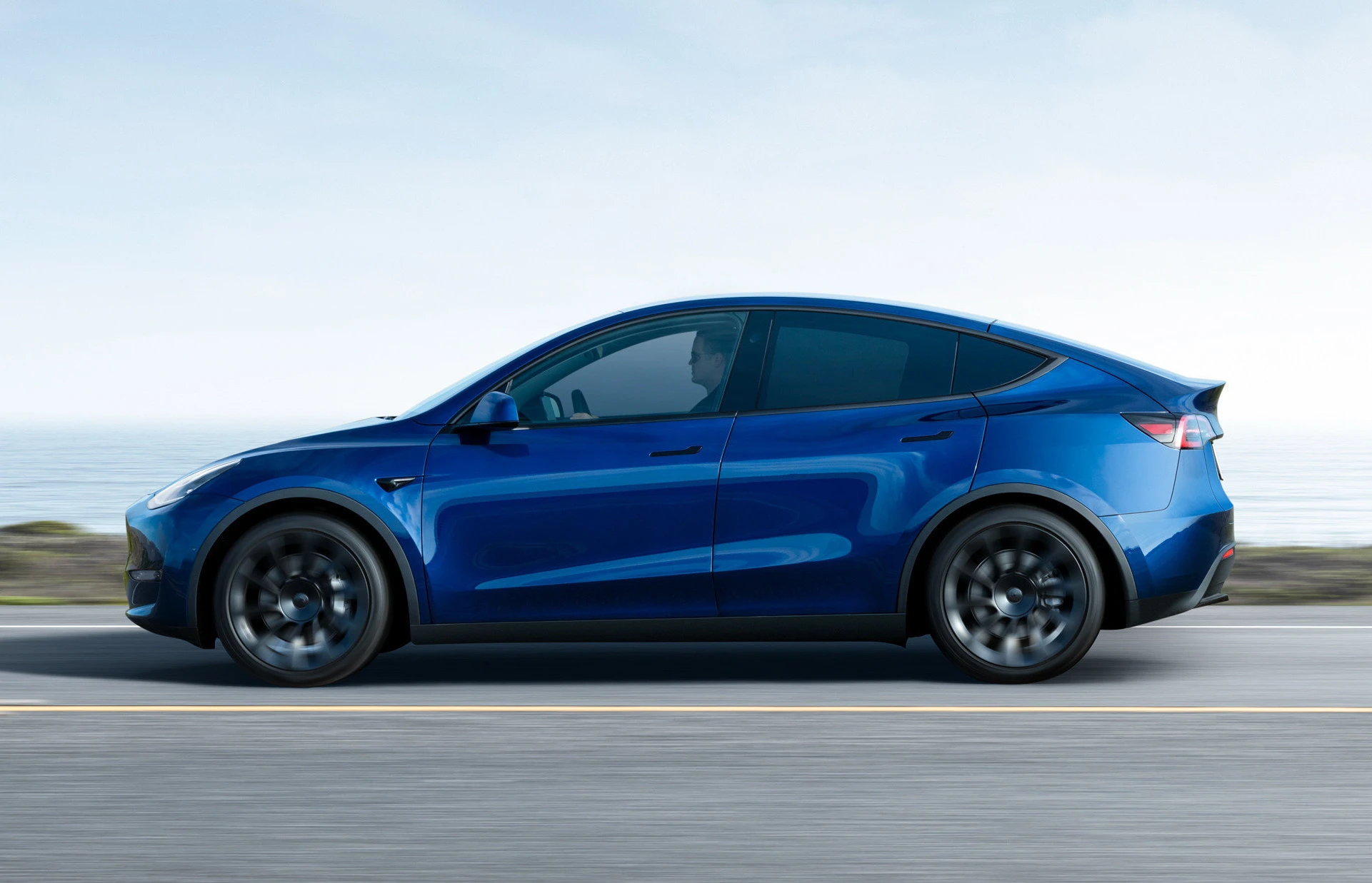Tesla Model Y Long Range (GEN1) exterior view