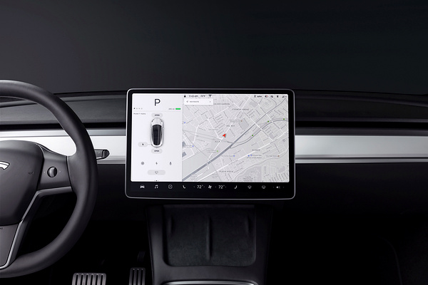 Tesla Model Y Long Range (GEN1) screens view