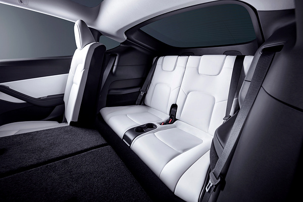 Tesla Model Y Long Range (GEN1) thirdrowseats view