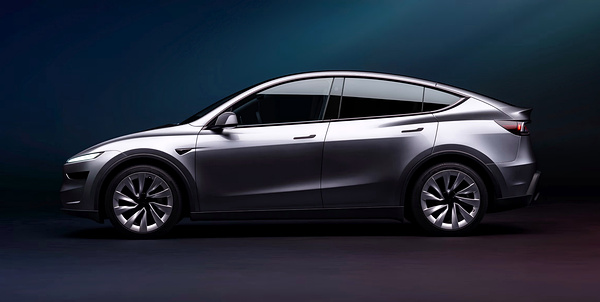 Tesla Model Y Long Range RWD exterior view