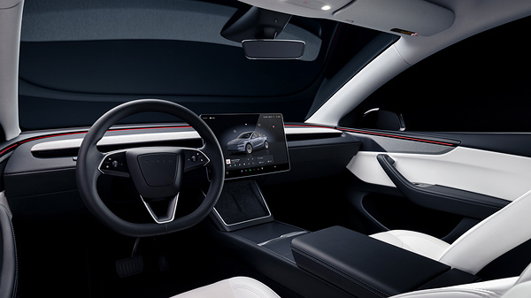 Tesla Model Y Long Range RWD interior view