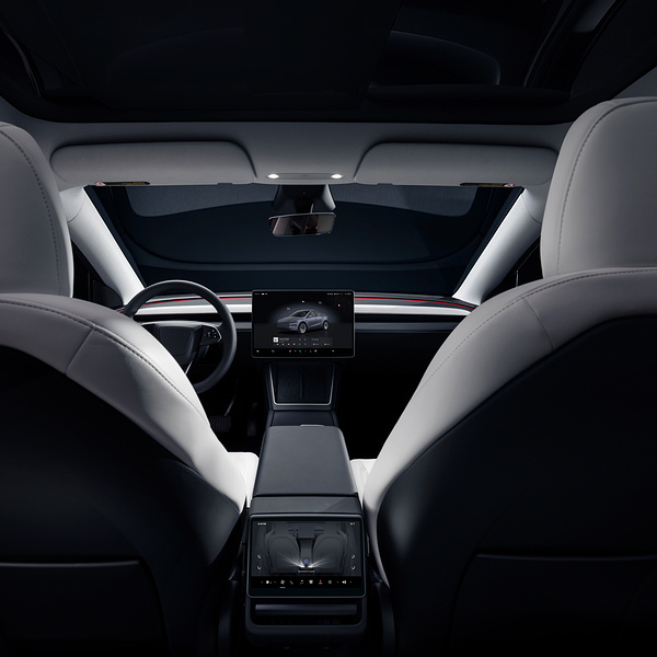 Tesla Model Y Long Range RWD screens view