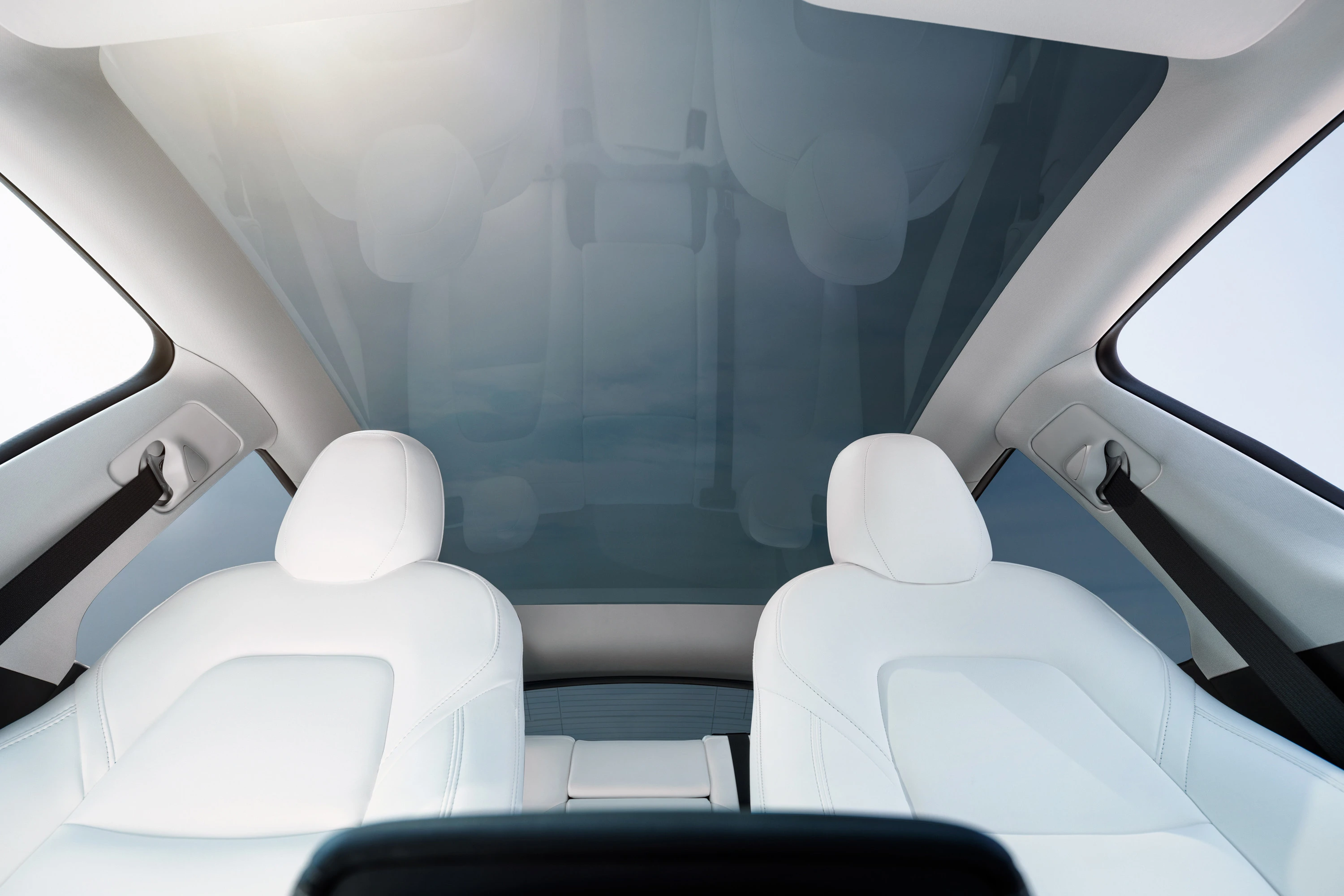 Tesla Model Y Performance (GEN1) frontseats view