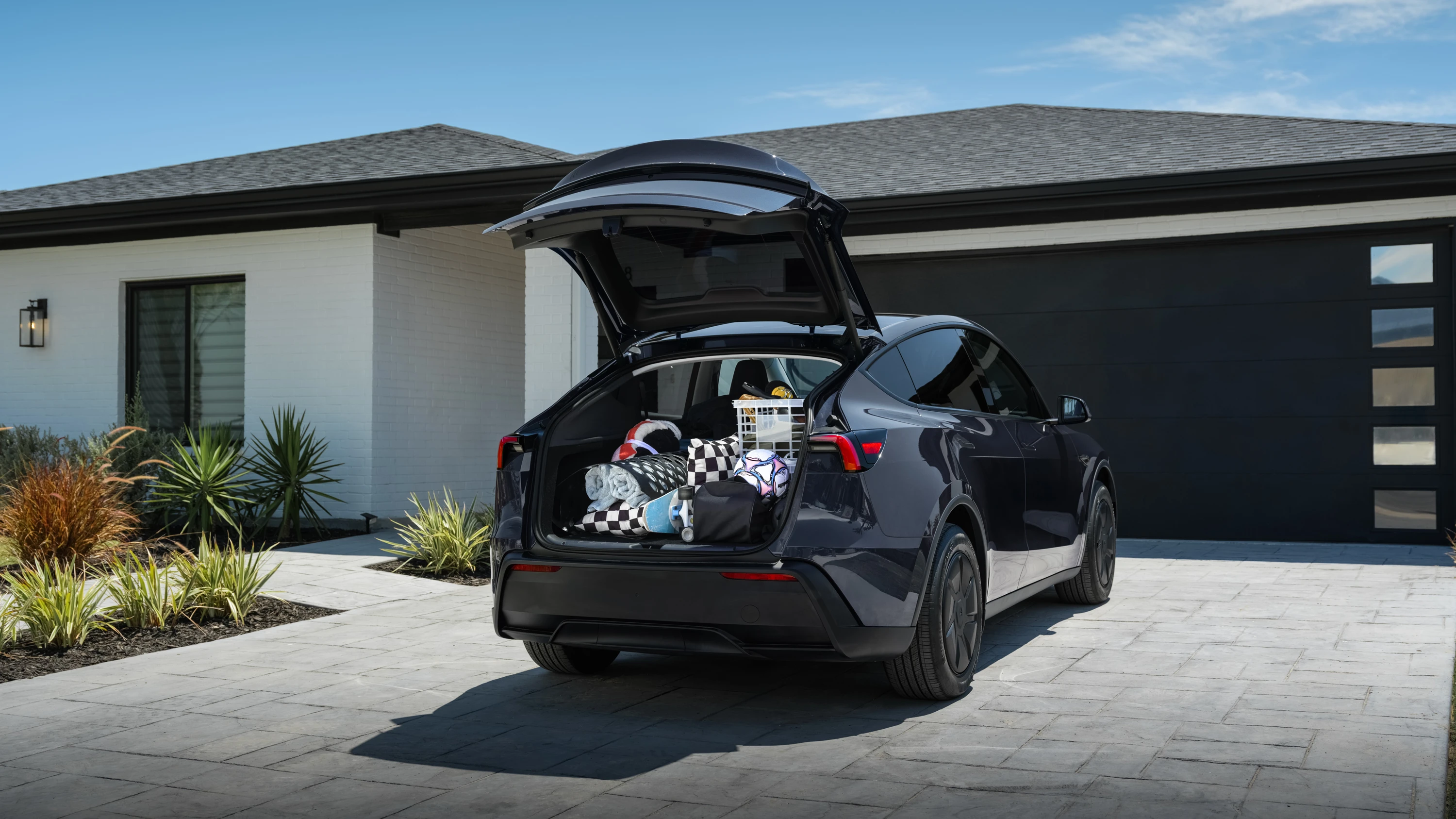 Tesla Model Y Standard trunk view