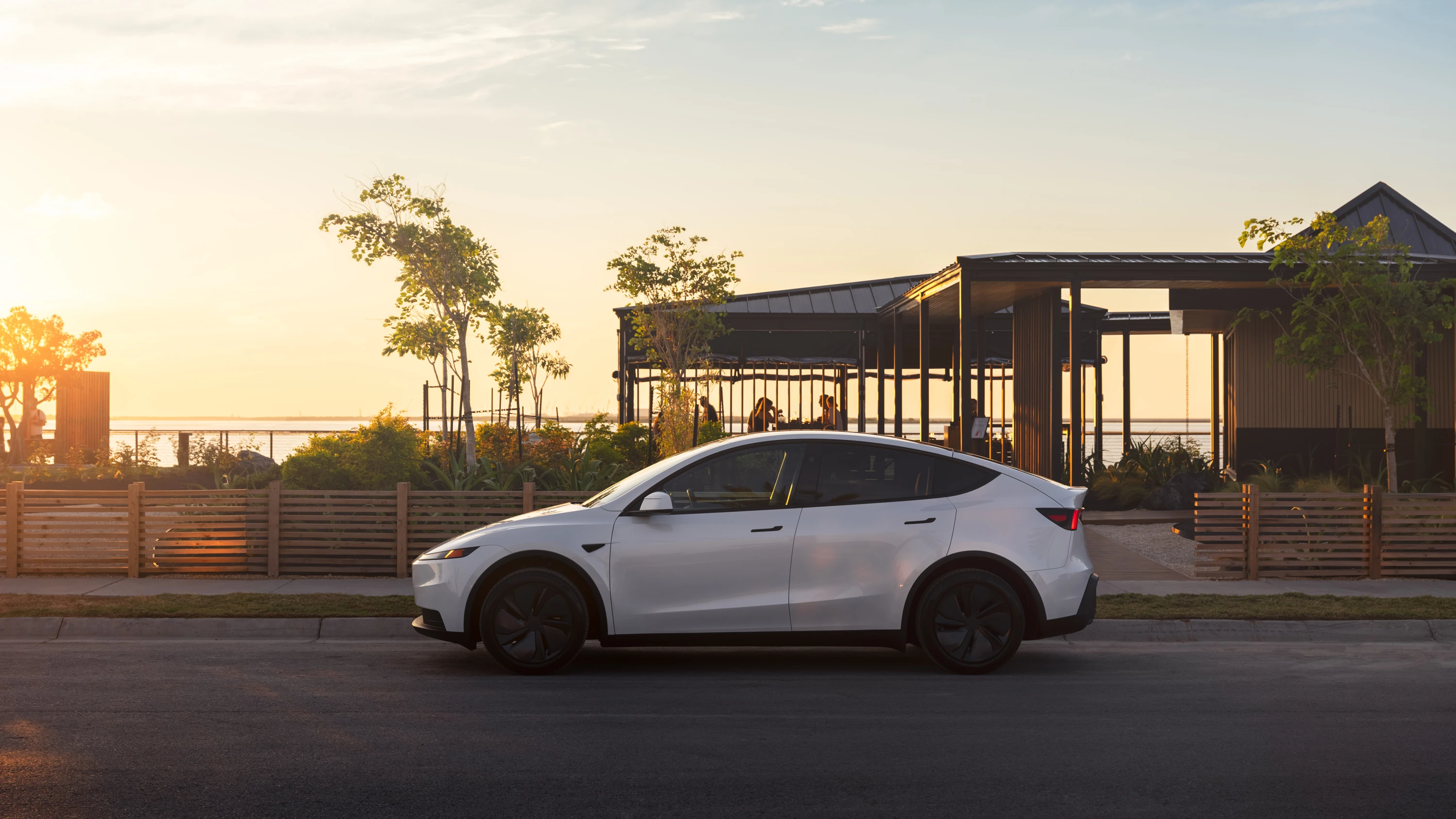 Tesla Model Y Standard exterior view