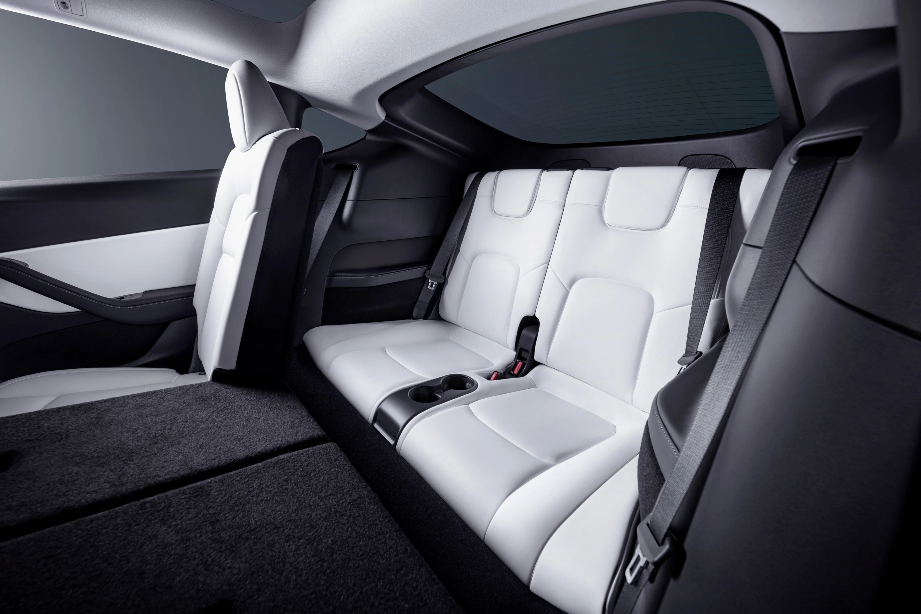 Tesla Model Y Standard Range (GEN1) thirdrowseats view