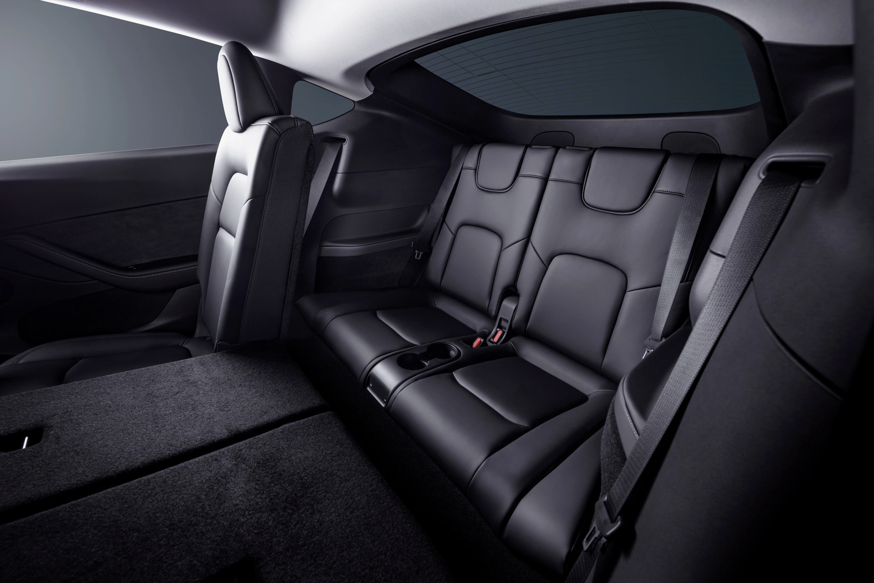 Tesla Model Y Standard Range (GEN1) thirdrowseats view
