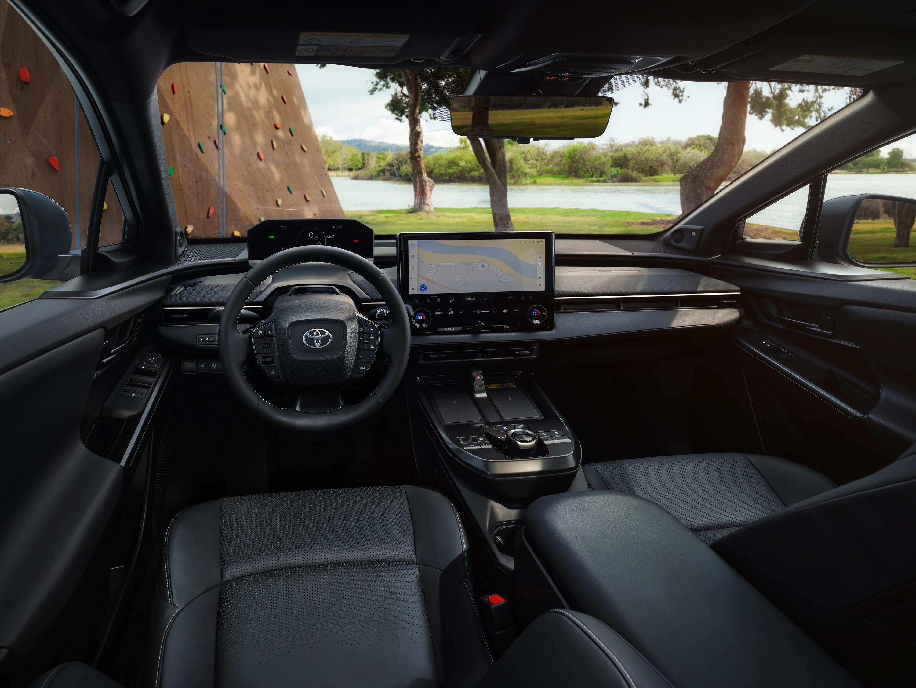 Toyota bZ FWD 74.7 kWh interior view